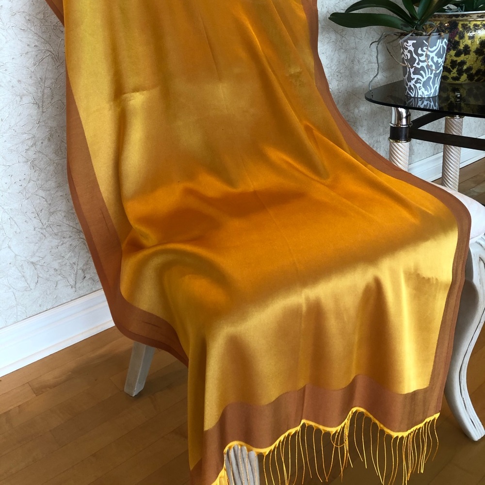 Luxurious shawl/scarf